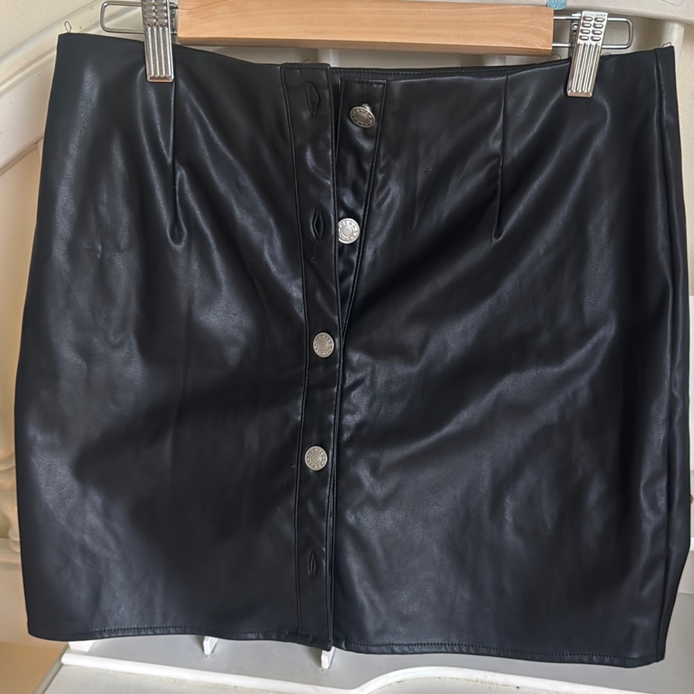 Emory Park Black Faux Leather Button-Up Skirt